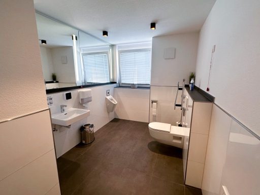 Toilette (Behindertengerecht)
